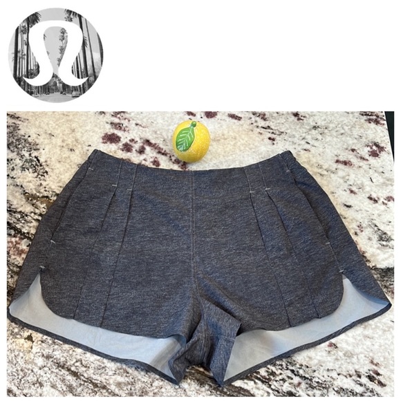 Lululemon &Go Keepsake Pleated Short Size 6 Grey